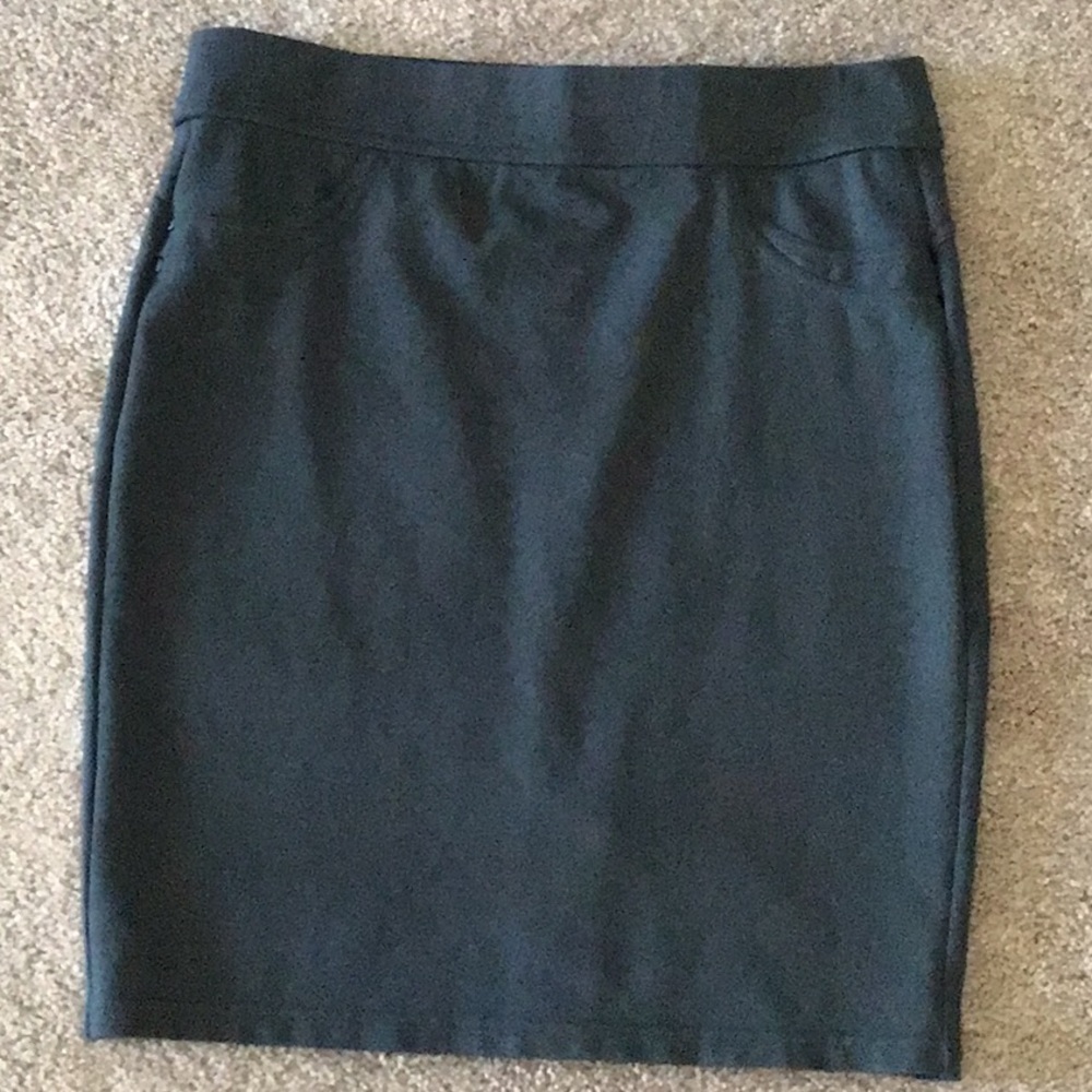 Knee length dark gray pencil skirt